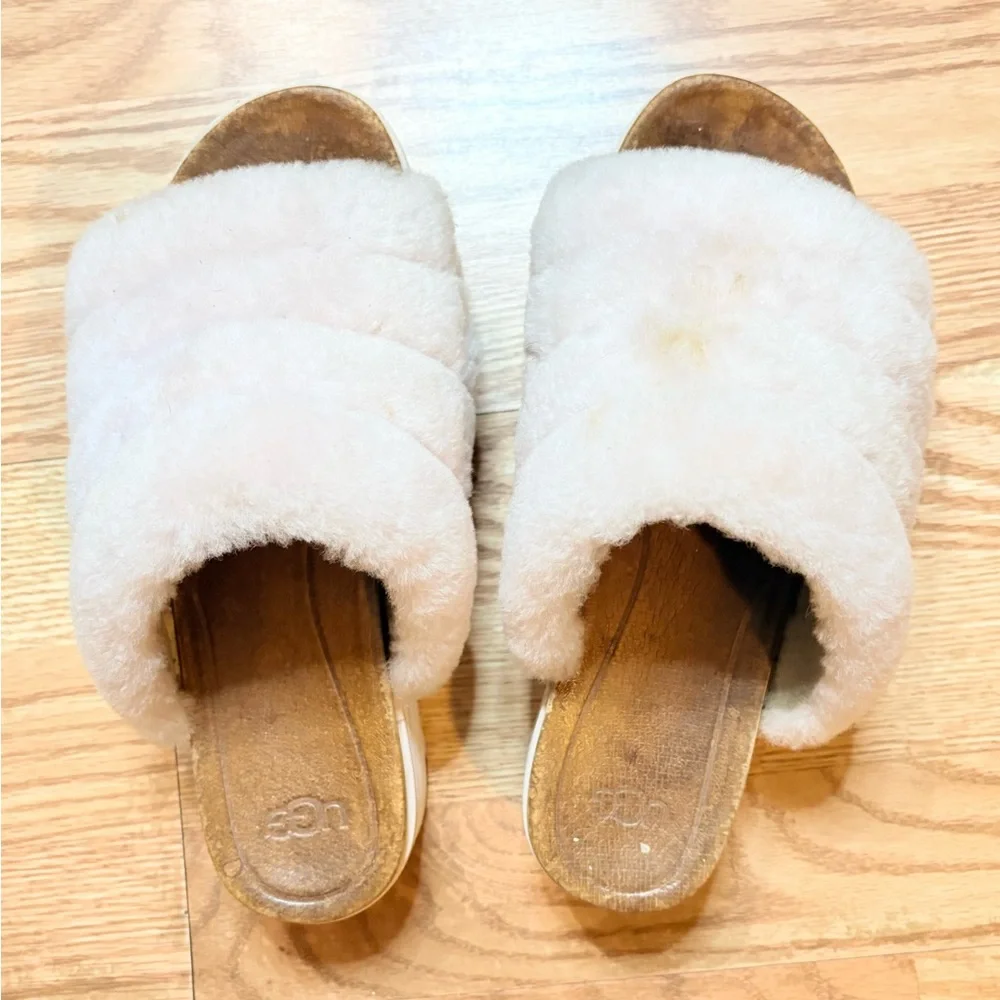 UGG Women's Pale Pink Furry Slippers Size 8.5 - Picture 5 of 13